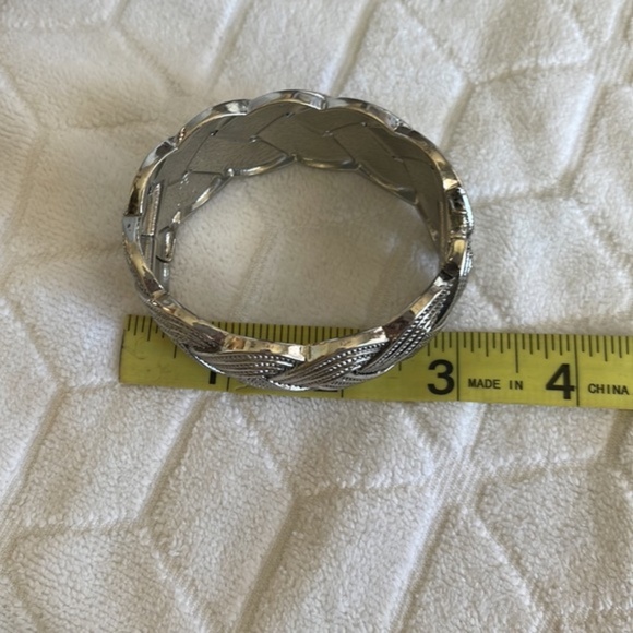 Vintage women's braided bohemian stainless steel silver toned bracelet - Picture 5 of 7